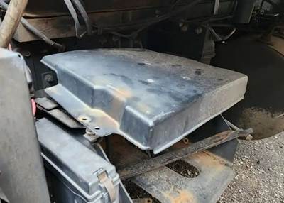 Mitsubishi FEC92S Battery Box Cover