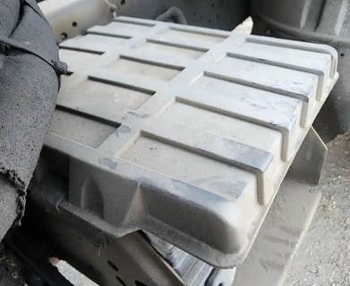 Mitsubishi FM65F Battery Box Cover