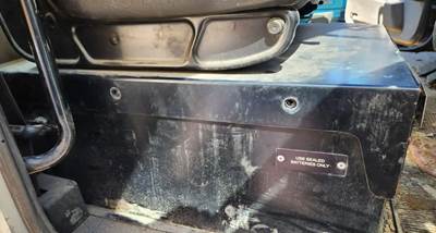 Peterbilt 348 Battery Box Cover