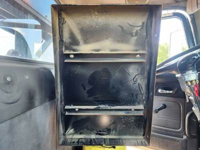 Peterbilt 367 Battery Box Cover