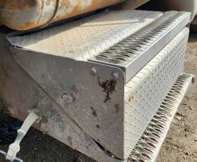 Peterbilt 379 Battery Box Cover