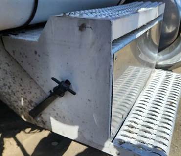 Peterbilt 379 Battery Box Cover