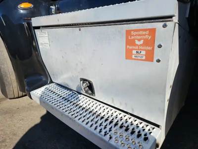 Peterbilt 384 Battery Box Cover