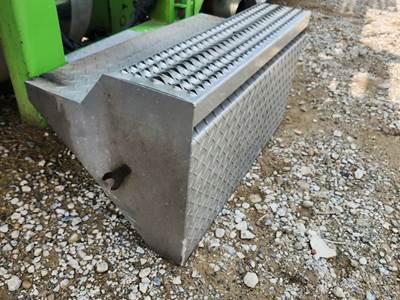 Peterbilt 389 Battery Box Cover