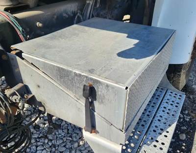 Sterling L9500 Battery Box Cover