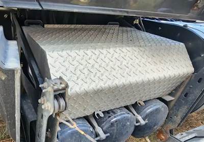 Volvo VNL Battery Box Cover