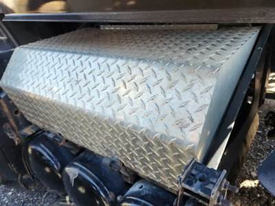 Volvo VNL Battery Box Cover