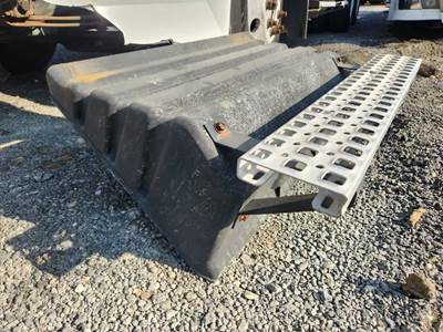 Volvo VNL Battery Box Cover