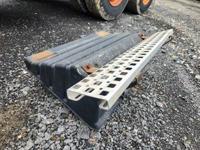 Volvo VNR64T Battery Box Cover