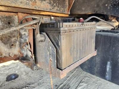 Ford F-700 Battery Box for a 1997 Ford F700