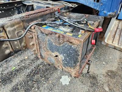 Ford F-700 Battery Box for a 1996 Ford F700