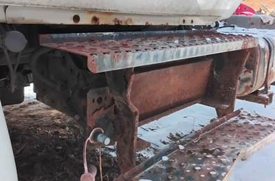 Ford F-750 Battery Box