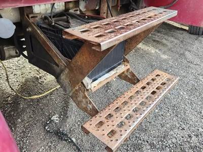 Ford F-750 Battery Box