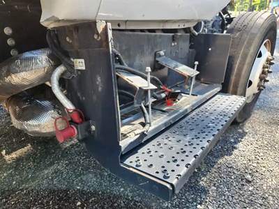 Ford F-750 Battery Box