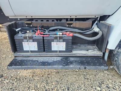 Ford F-750 Battery Box
