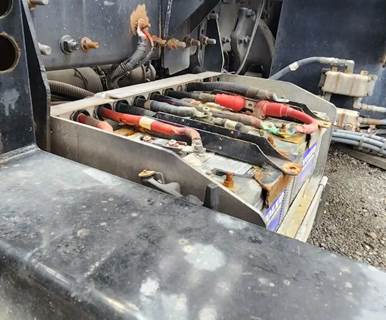 Freightliner 114SD Battery Box