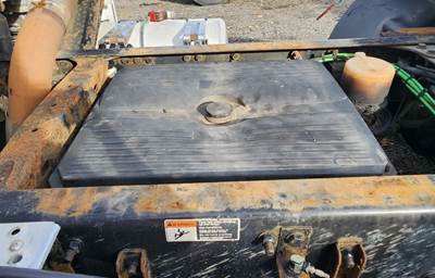 Freightliner Cascadia 113 Battery Box