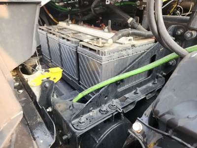 Freightliner Cascadia 116 Battery Box for a 2022 Freightliner Cascadia ...
