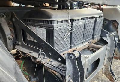 Freightliner Cascadia 116 Battery Box for a 2020 Freightliner Cascadia 116 Day Cab