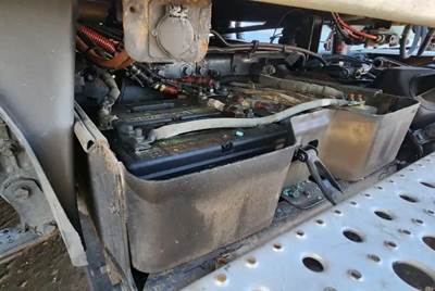 Freightliner Cascadia 125 Battery Box