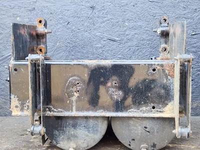 Freightliner Cascadia 125 Battery Box