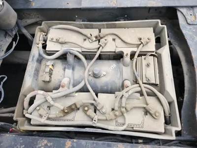 Freightliner Cascadia 125 Battery Box