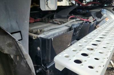 Freightliner Cascadia 125 Battery Box