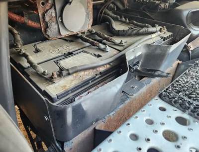 Freightliner Cascadia 125 Battery Box