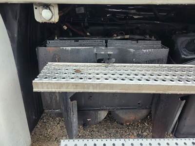 Freightliner Cascadia 125 Battery Box