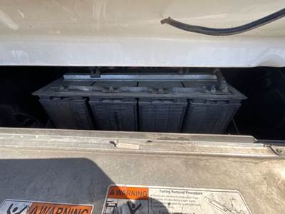 Freightliner Cascadia 126 Battery Box