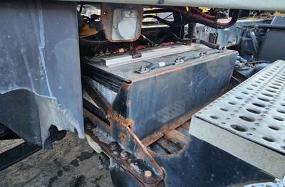Freightliner Cascadia 126 Battery Box