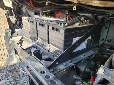 Freightliner Cascadia 126 Battery Box