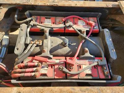 Freightliner Cascadia 126 Battery Box