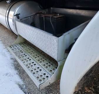 Freightliner Columbia 112 Battery Box