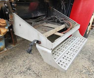 Freightliner Columbia 112 Battery Box