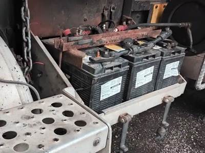 Freightliner FLD120SD Battery Box