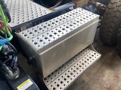 Freightliner M2 112 Battery Box for a 2020 Freightliner M2 112 Medium Duty