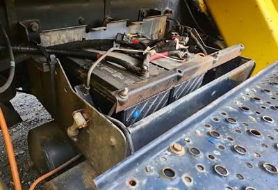 International 4400 Battery Box
