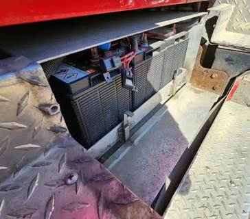 International 4400 LP Battery Box