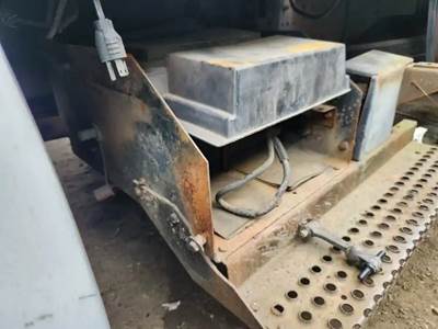 International 4600 Battery Box