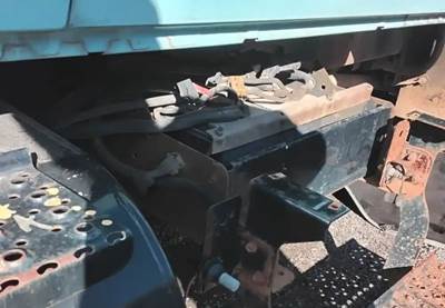 International 7400 Battery Box