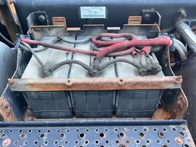 International 8600 Battery Box