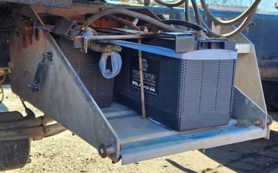 International 9200i Battery Box