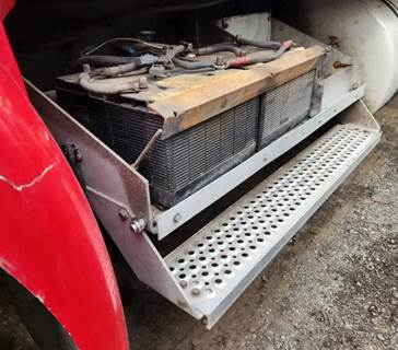 International 9400i Battery Box