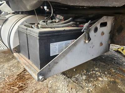 International 9400i Battery Box