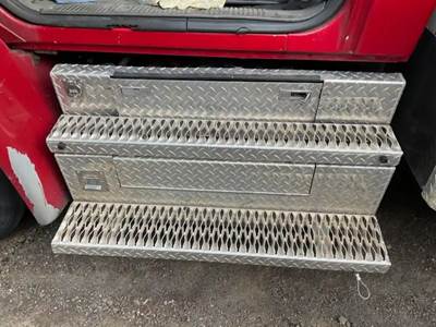 International DuraStar 4300 Battery Box