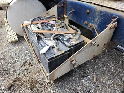 International F9370 Battery Box for a 1997 International F-9370