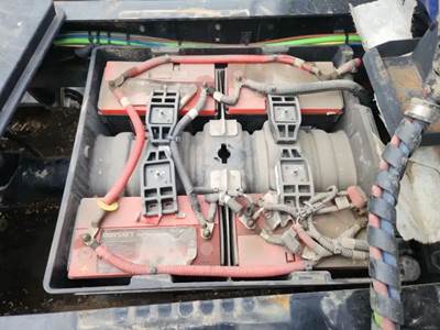 International LT625 Battery Box