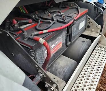 International LT625 Battery Box