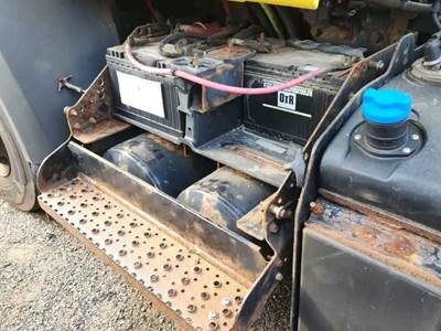 International RH613 Battery Box